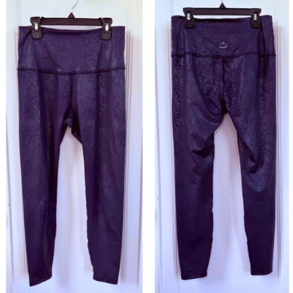 BEYOND YOGA Navy Blue Faux Snakeskin Legging Size M - Picture 3 of 11